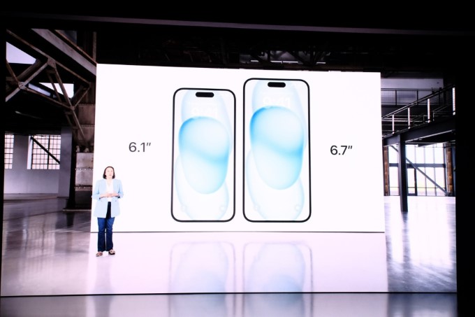 Có nên mua iPhone 15 Plus không?